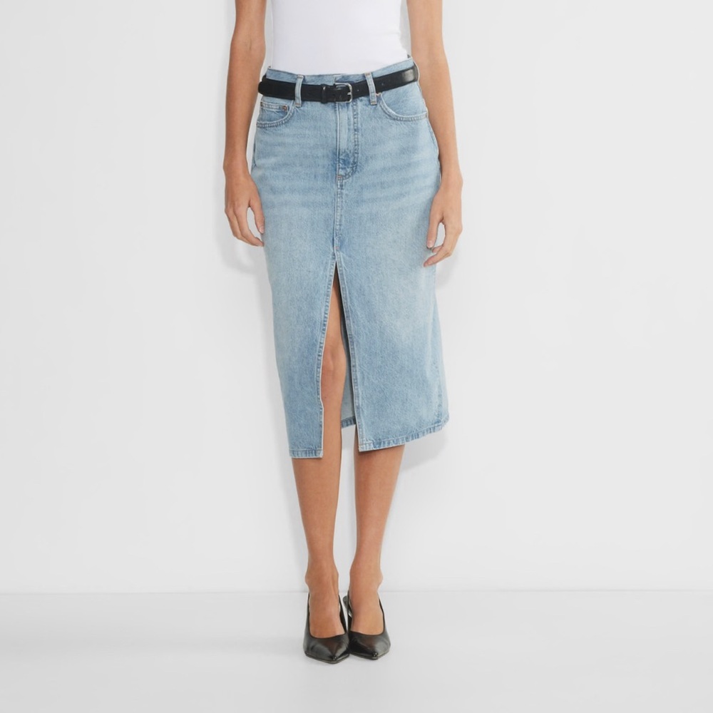 Denim Forum Artizia 90s Halle Skirt. Worn once. Lighter broken in denim
